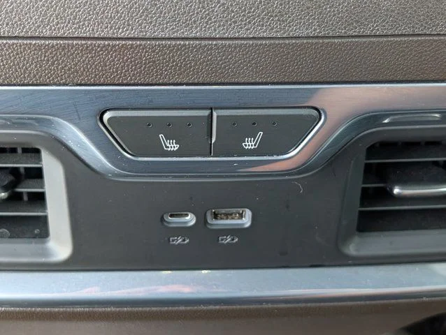 Used 2023 White Frost Tricoat GMC Denali image 30