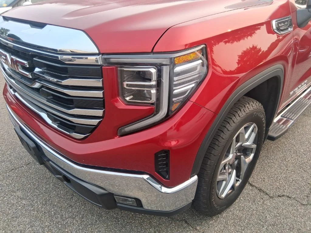 Used 2024 Red GMC SLT image 16