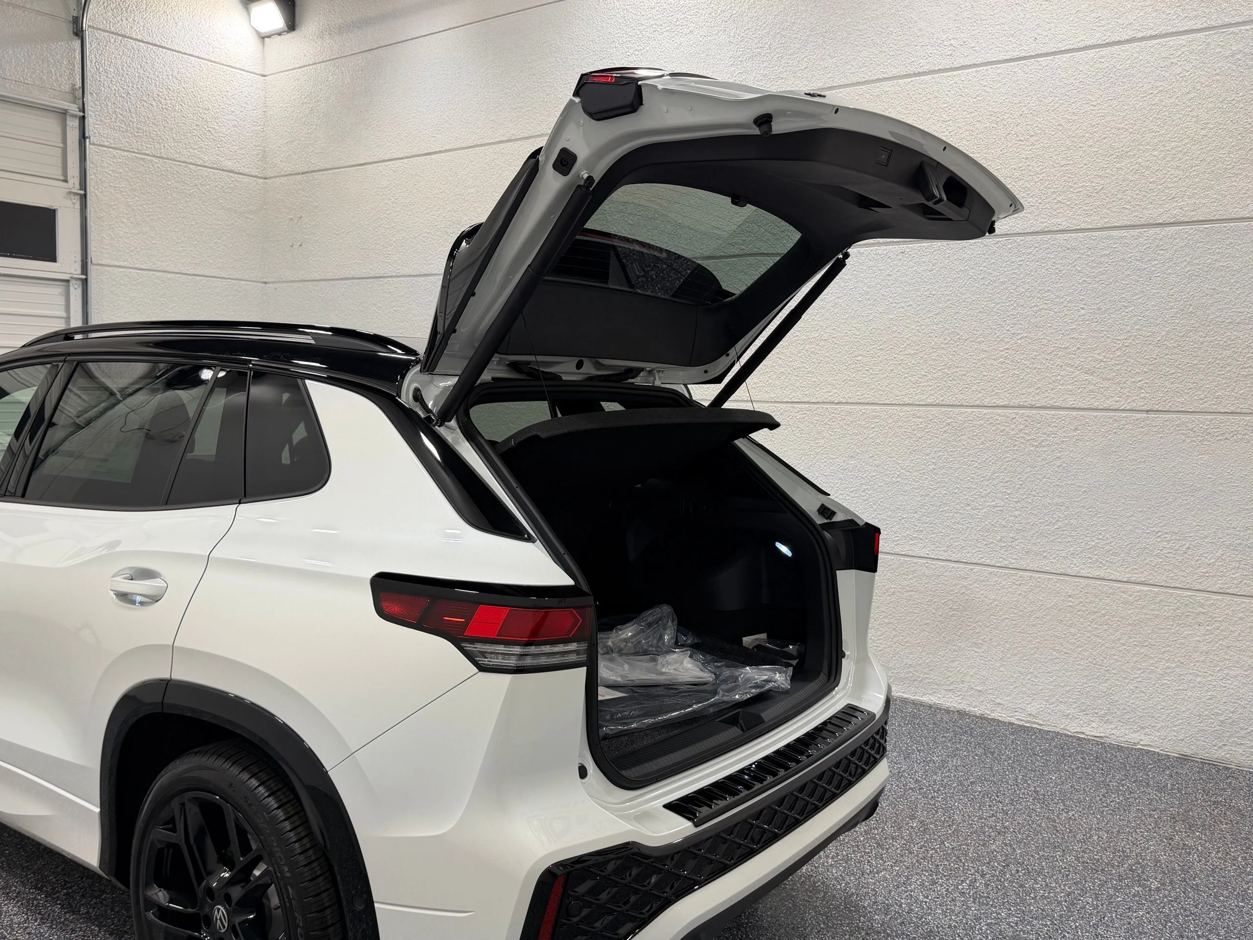 New 2026 White Volkswagen SE R-Line Black image 24