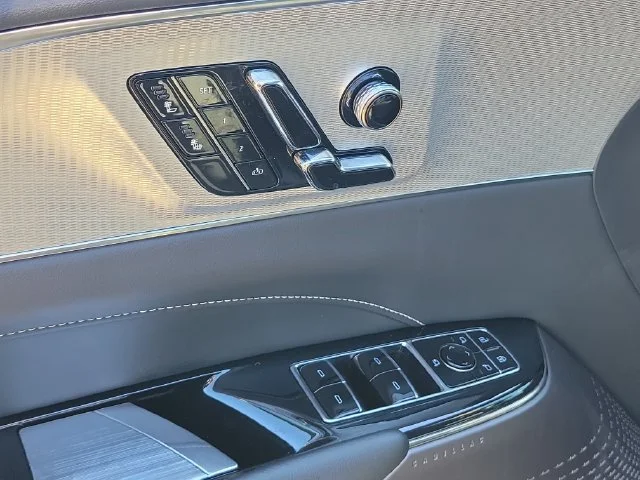 2024 Cadillac LYRIQ Tech - Photo 24