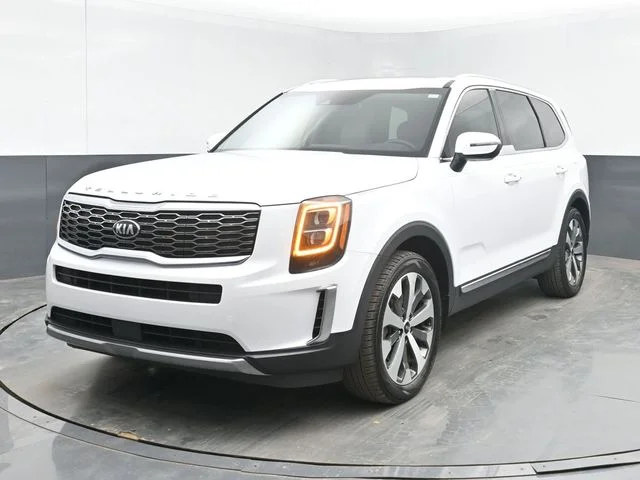 Used 2021 White Kia EX image 9