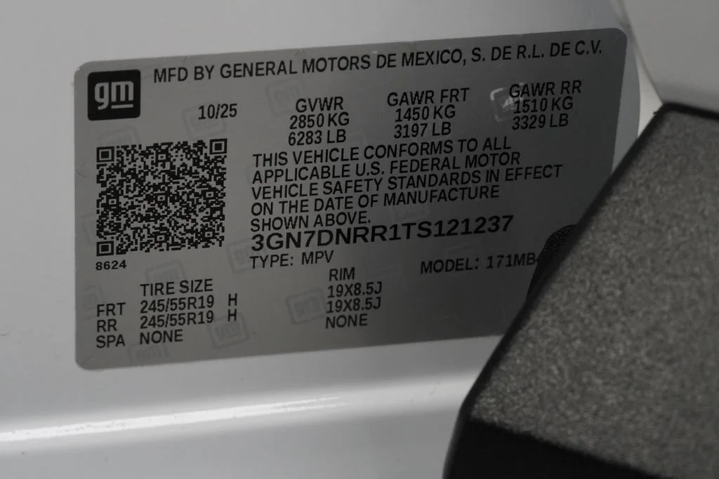 New 2026 Summit White Chevrolet LT image 41
