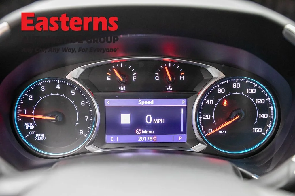 Used 2022 White Chevrolet LT image 19