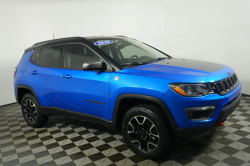 Used 2020 Blue Jeep Trailhawk image 2