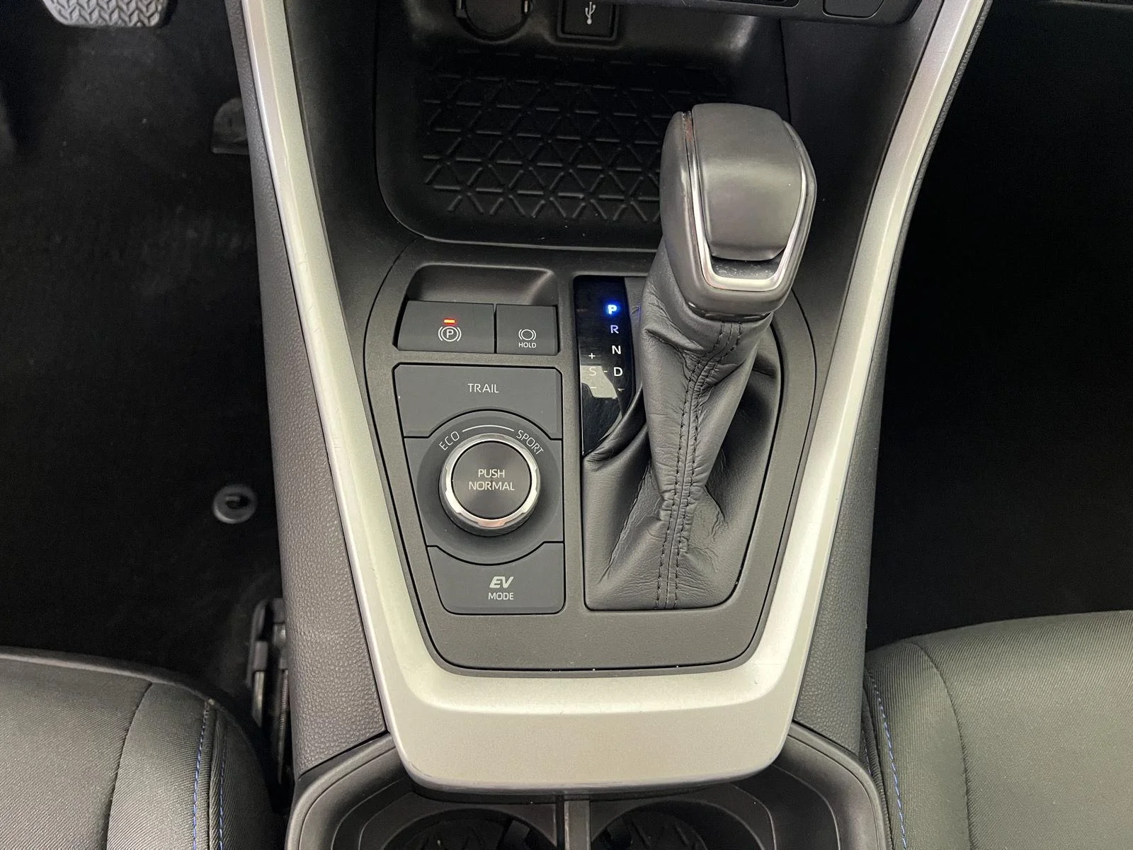 Used 2022 Midnight Black Metallic Toyota Hybrid SE image 25