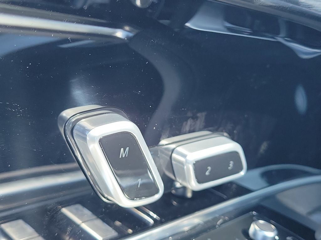 New 2026 Fuji White Land Rover SE image 27