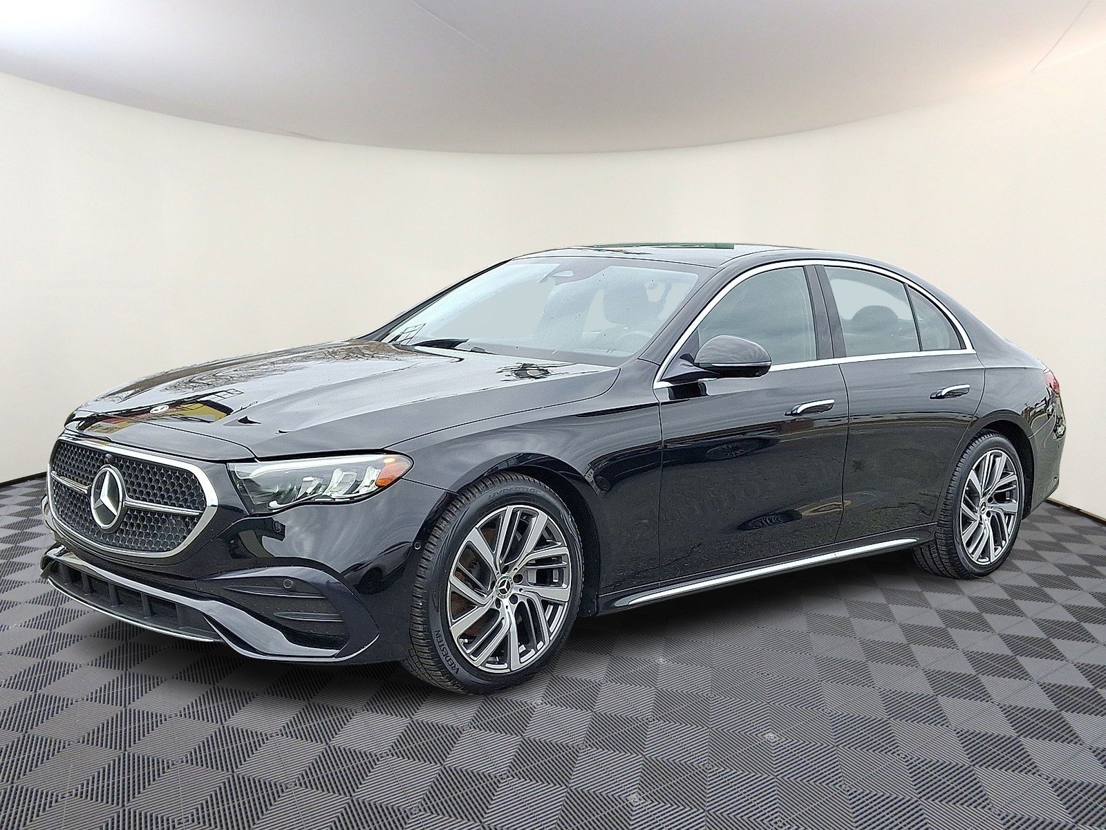 2024 Mercedes-Benz E-Class E350 4MATIC's photo