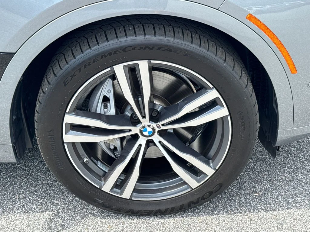 Used 2023 Gray BMW xDrive40i image 13