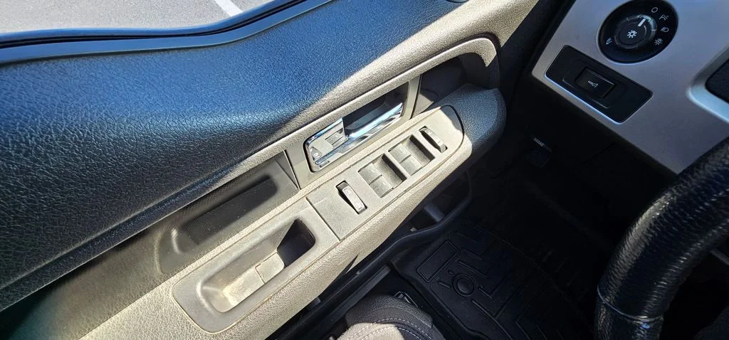 Used 2011 Blue Flame Metallic Ford FX4 image 26