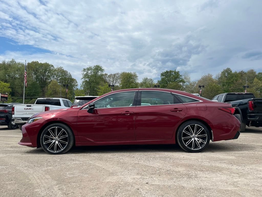 Used 2019 Pearl Toyota XSE image 12