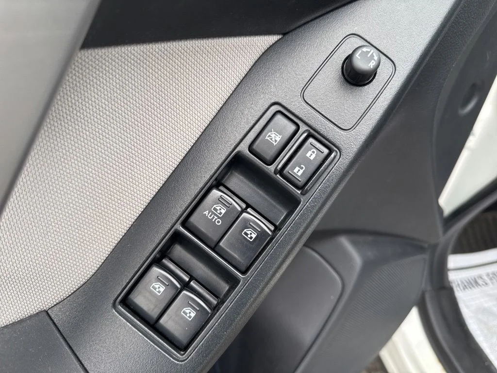 Used 2015 White Subaru 2.5i image 21