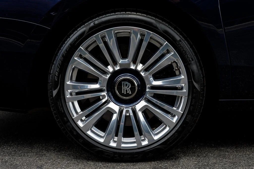 Used 2021 Midnight Sapphire Rolls-Royce  image 17