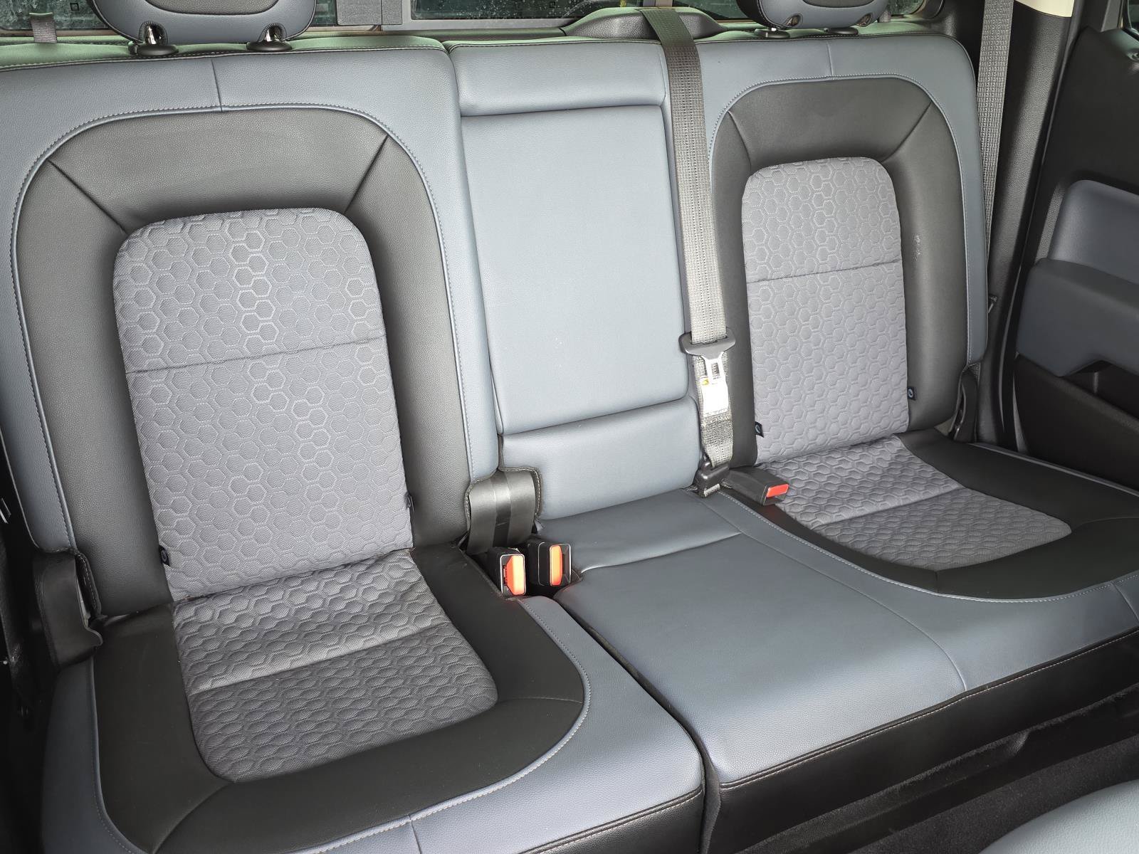 Used 2019 Black Chevrolet Z71 image 19