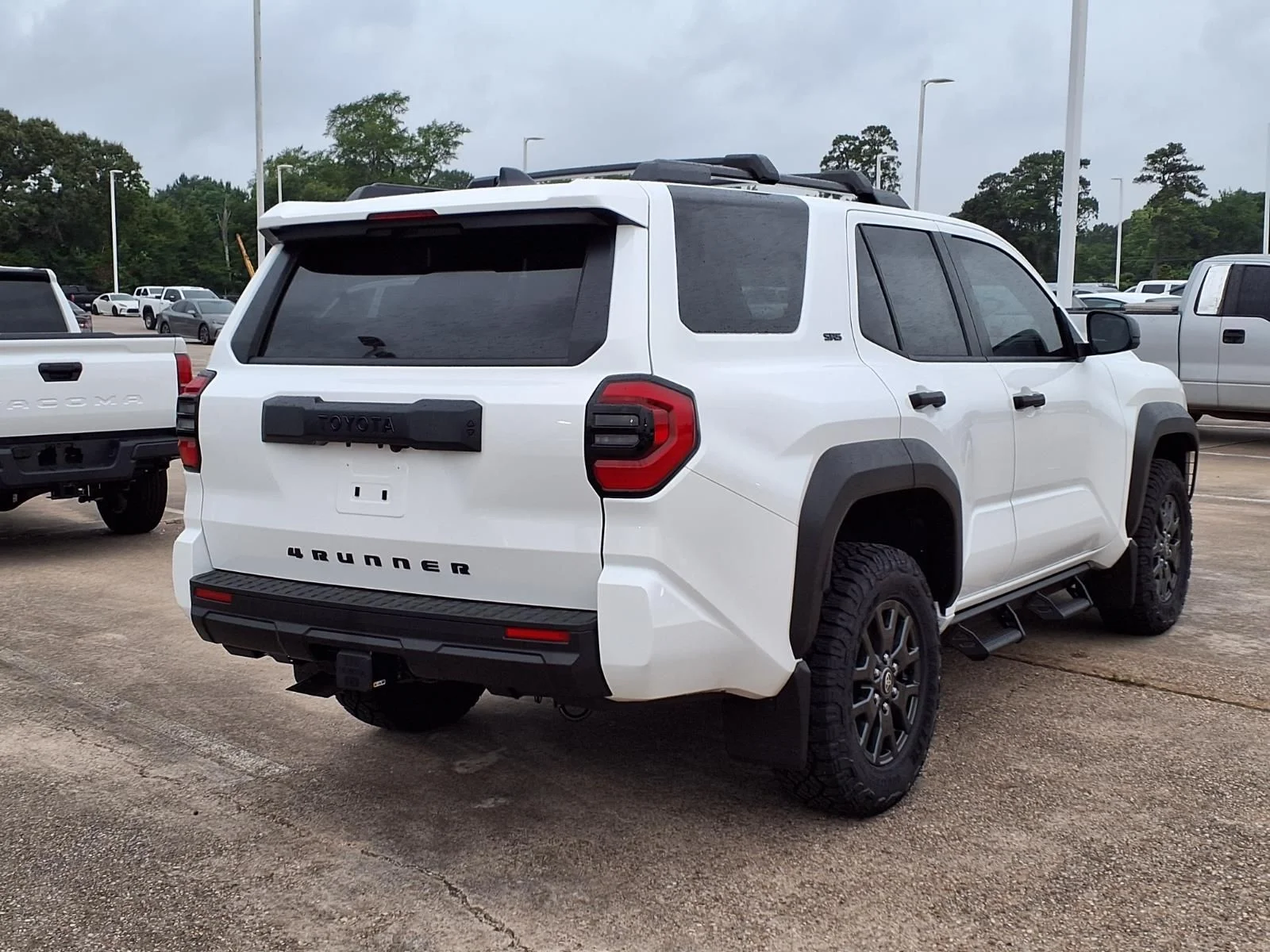 New 2026 White Toyota SR5 image 6