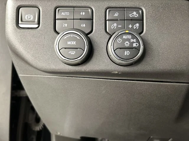 Used 2024 Black Chevrolet High Country image 11