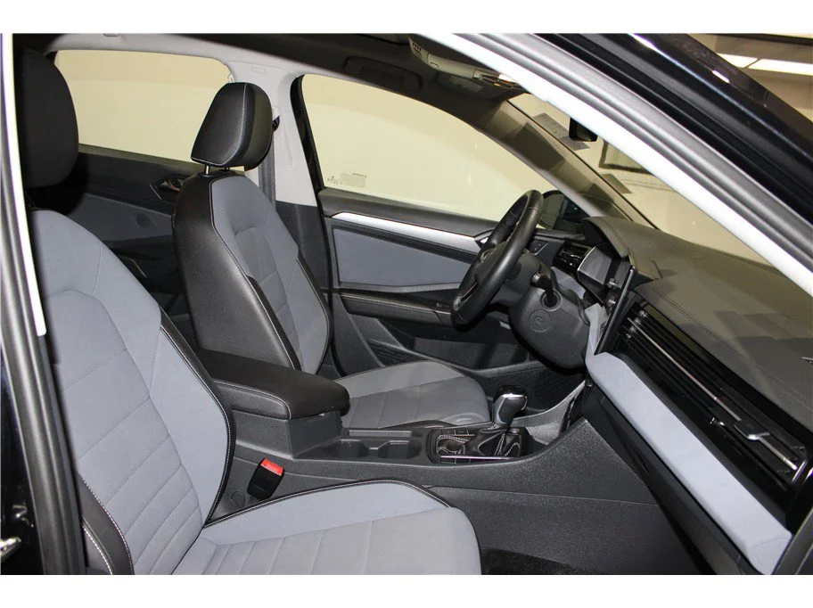2025 Volkswagen Jetta SE - Photo 22