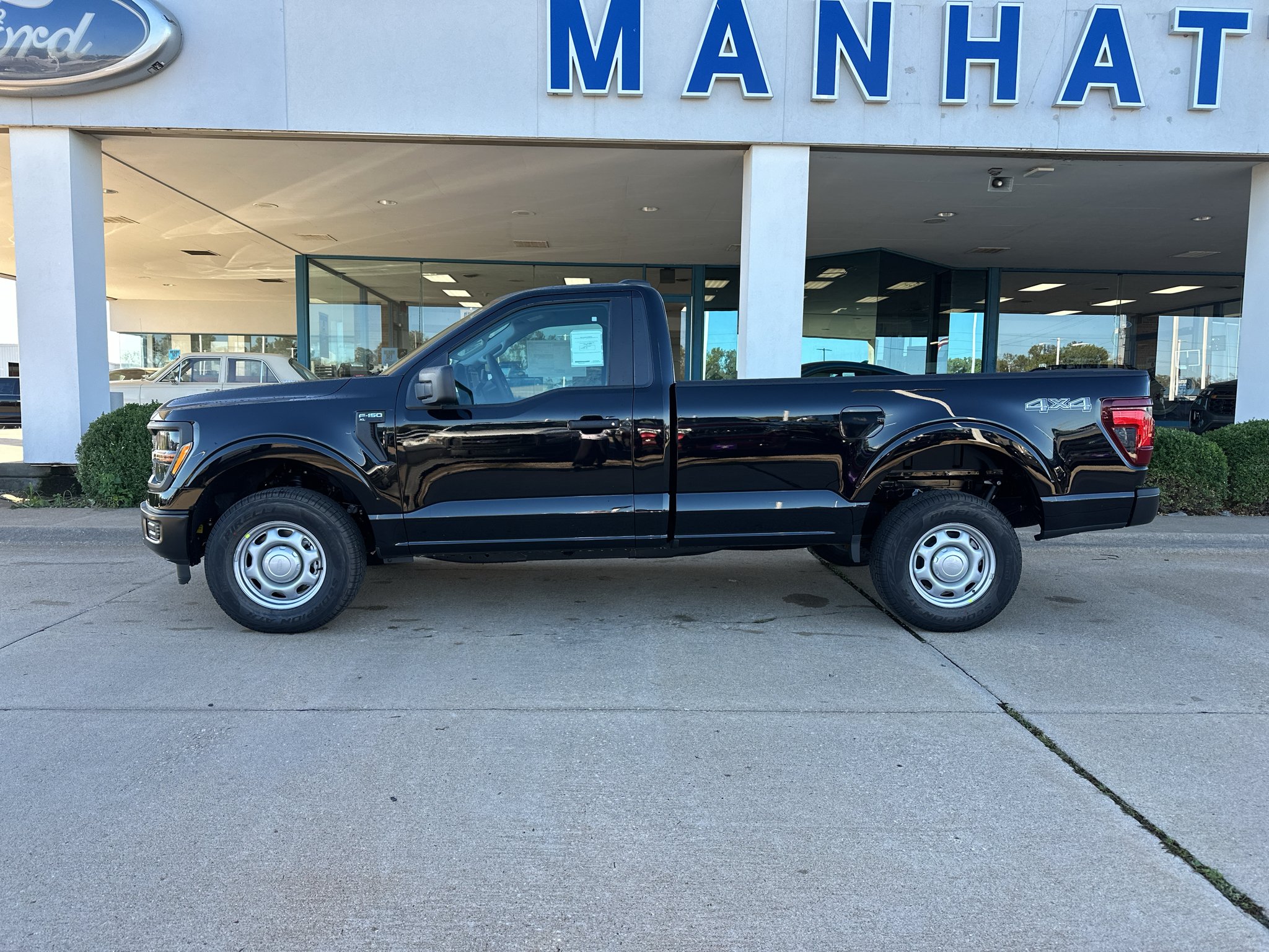 New 2026 Agate Black Metallic Ford XL image 9