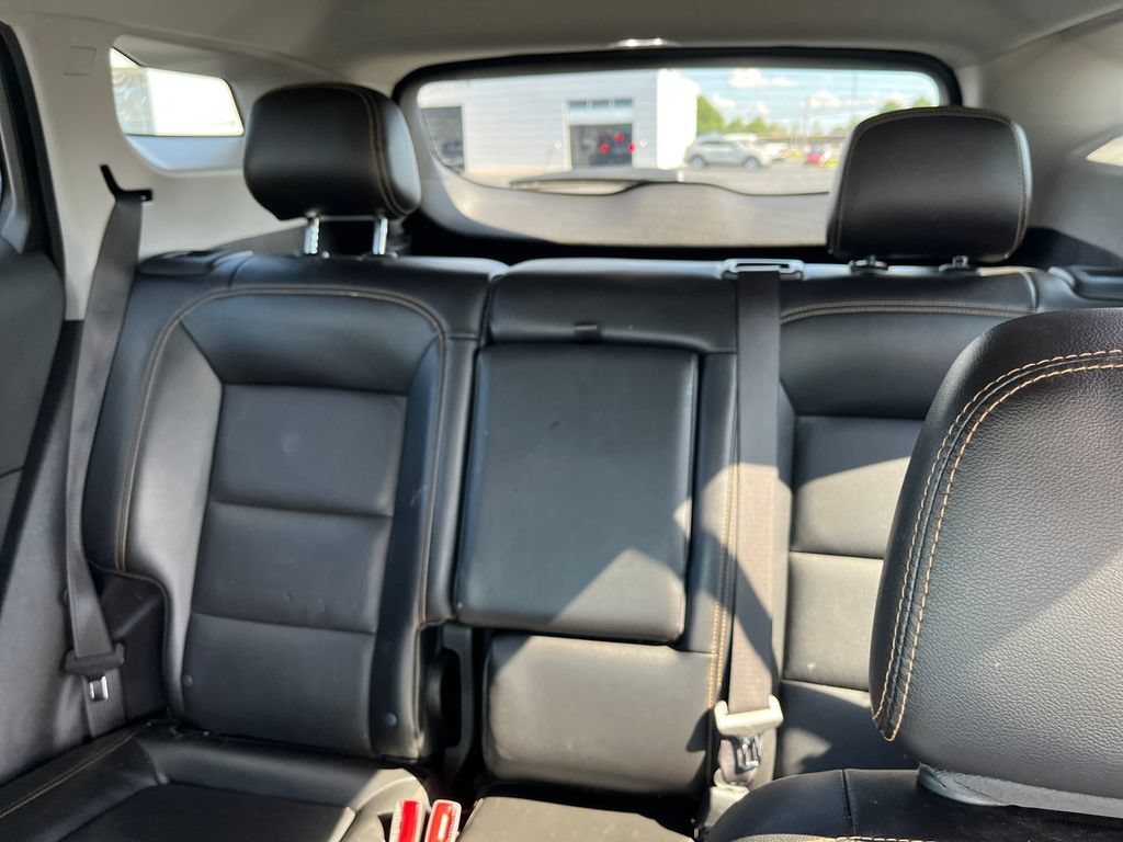 Used 2021 SUMMIT WHITE GMC SLT image 13