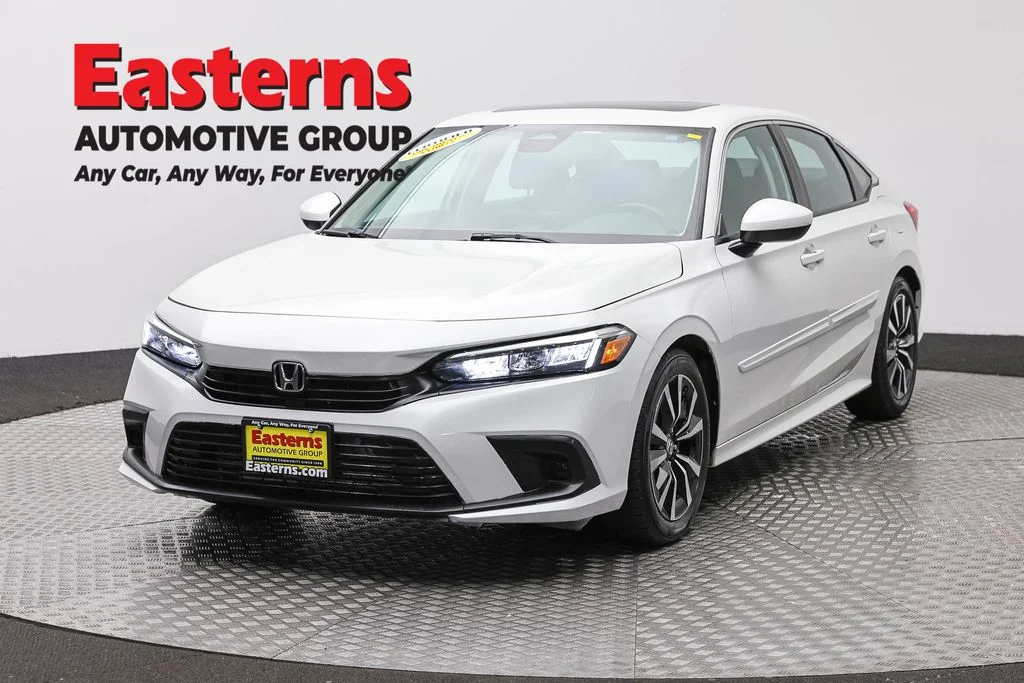 Used 2024 White Honda EX image 1