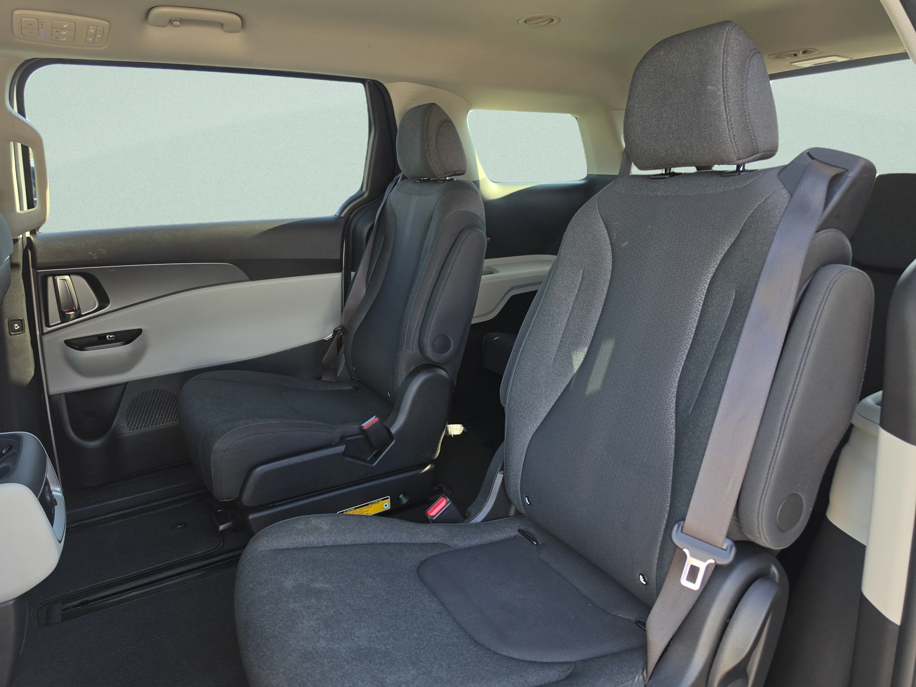 Used 2023 Silky Silver Kia LX image 22