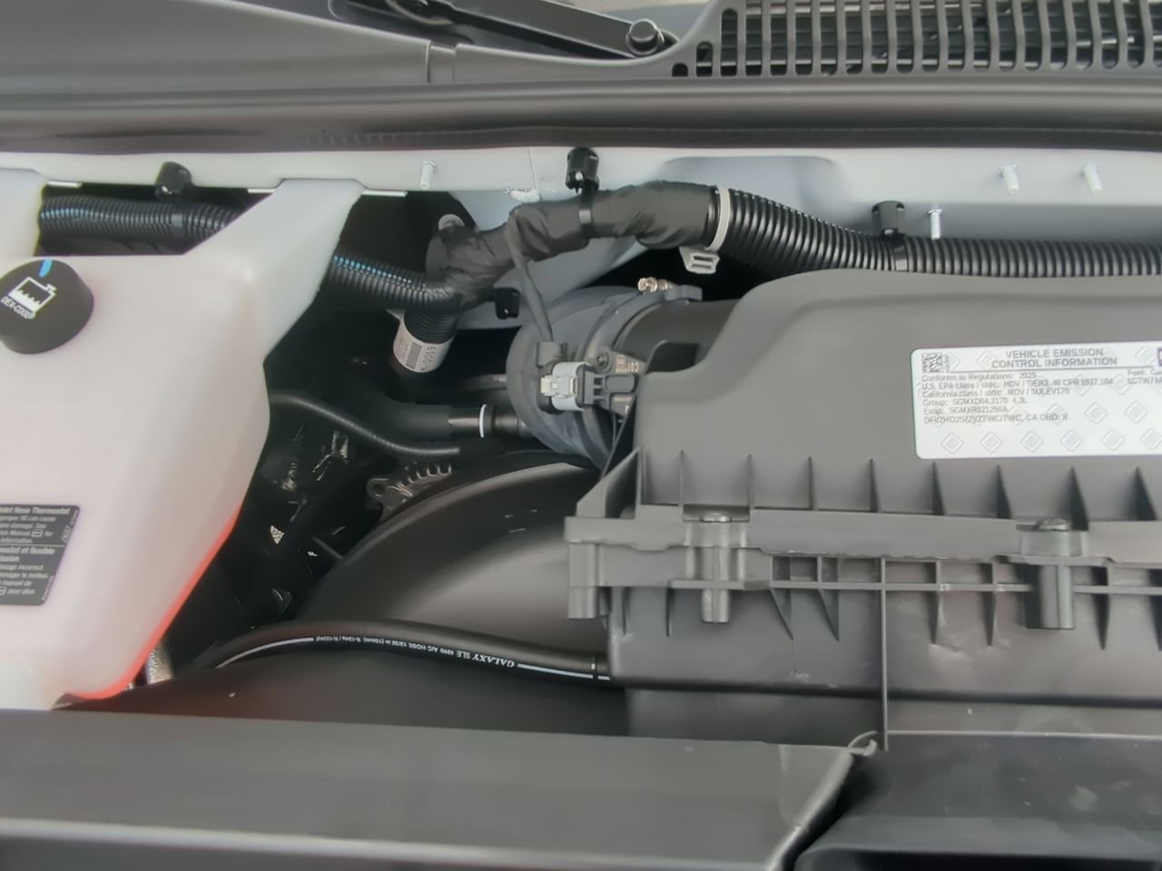 2025 GMC Savana Cargo Work Van - Photo 26