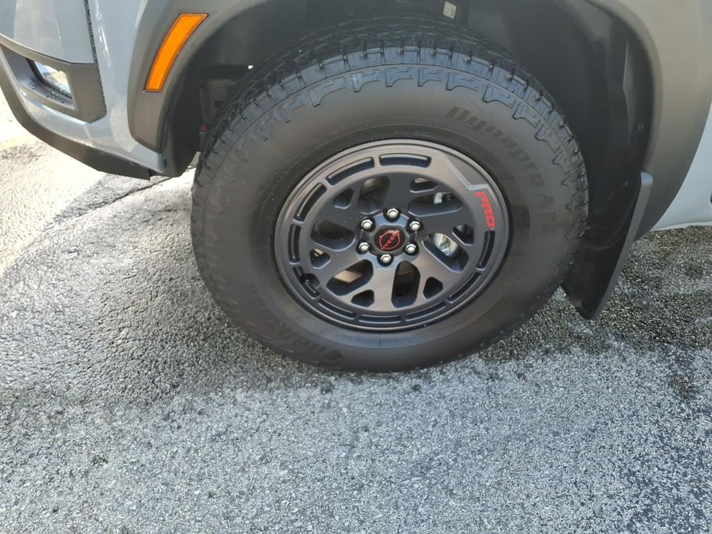 Used 2025 Boulder Gray Pearl Nissan PRO-4X image 9
