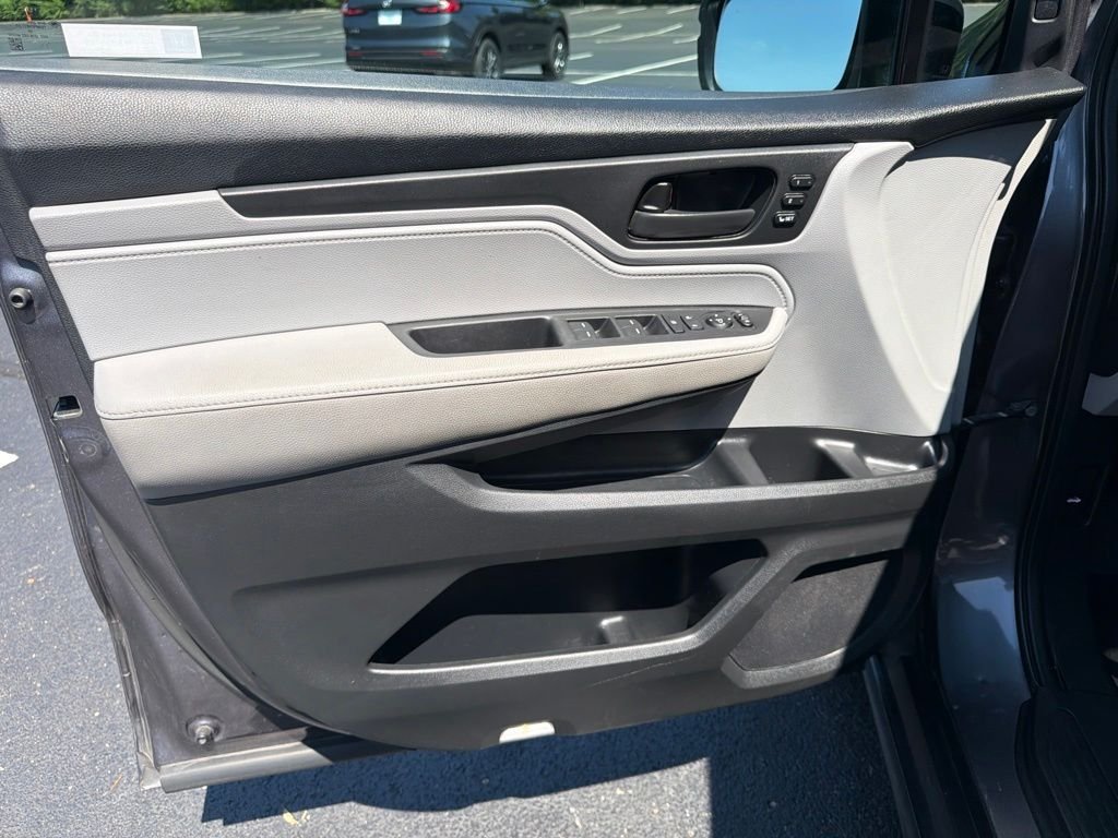 Certified Used 2018 Modern Steel Metallic Honda EX-L image 18