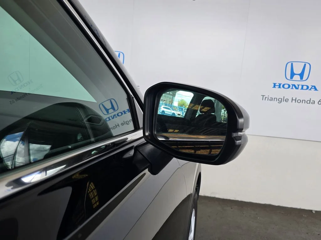 Used 2025  Honda LX image 29