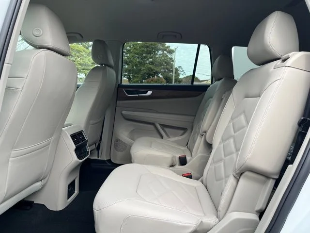 New 2026 White Volkswagen 2.0T SE w/Technology image 25