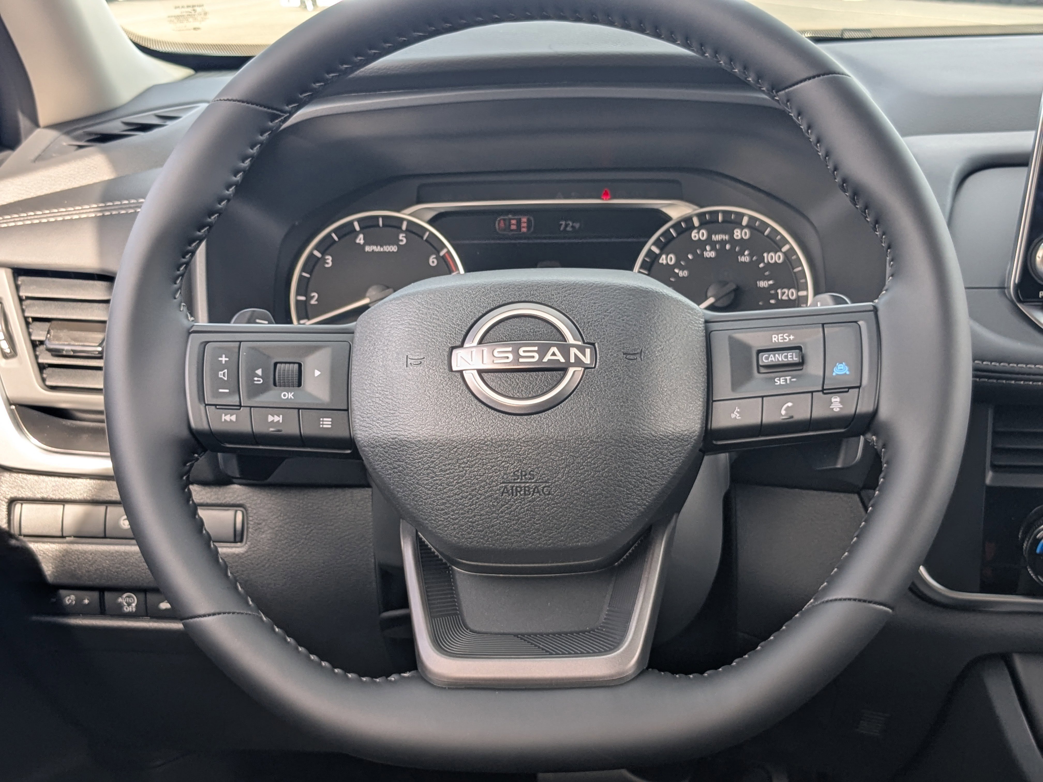 New 2026 Everest White Pearl Tricoat Nissan SV image 13