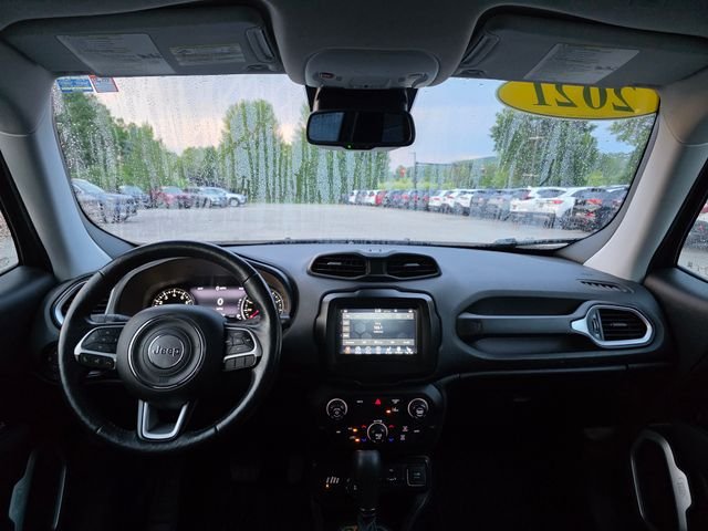 Used 2021 Crystal Metallic Jeep Latitude image 18