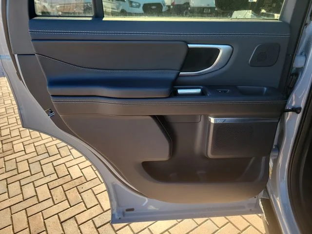 New 2027 Gray Metallic Ford Platinum image 13