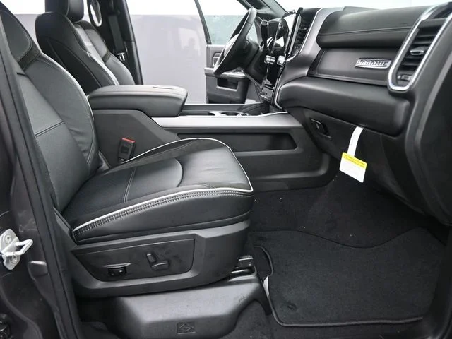 New 2026 Granite Crystal Metallic Clear-Coat Exterior Paint RAM Laramie image 23
