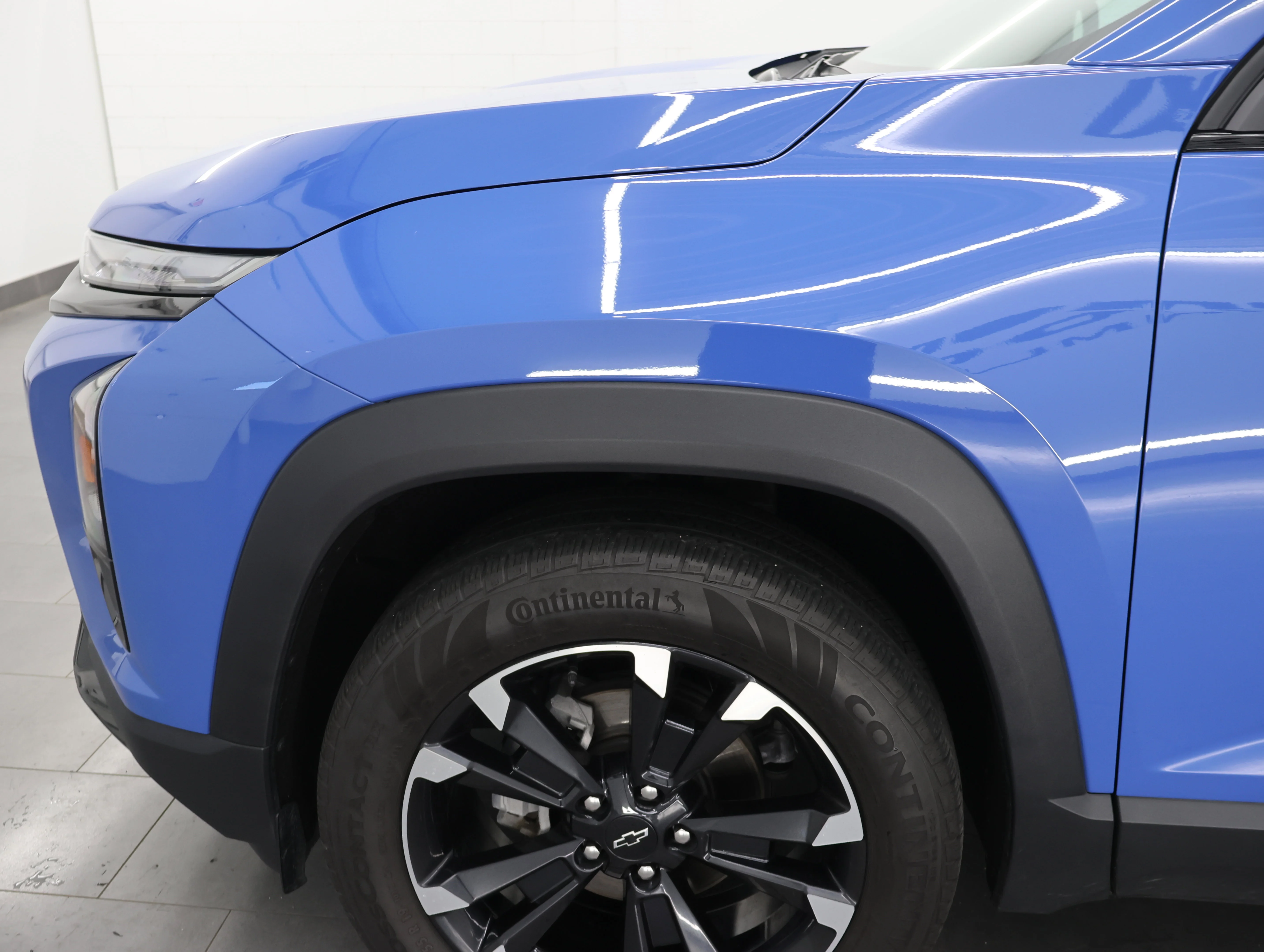 Used 2025 Reef Blue Metallic Chevrolet RS image 38