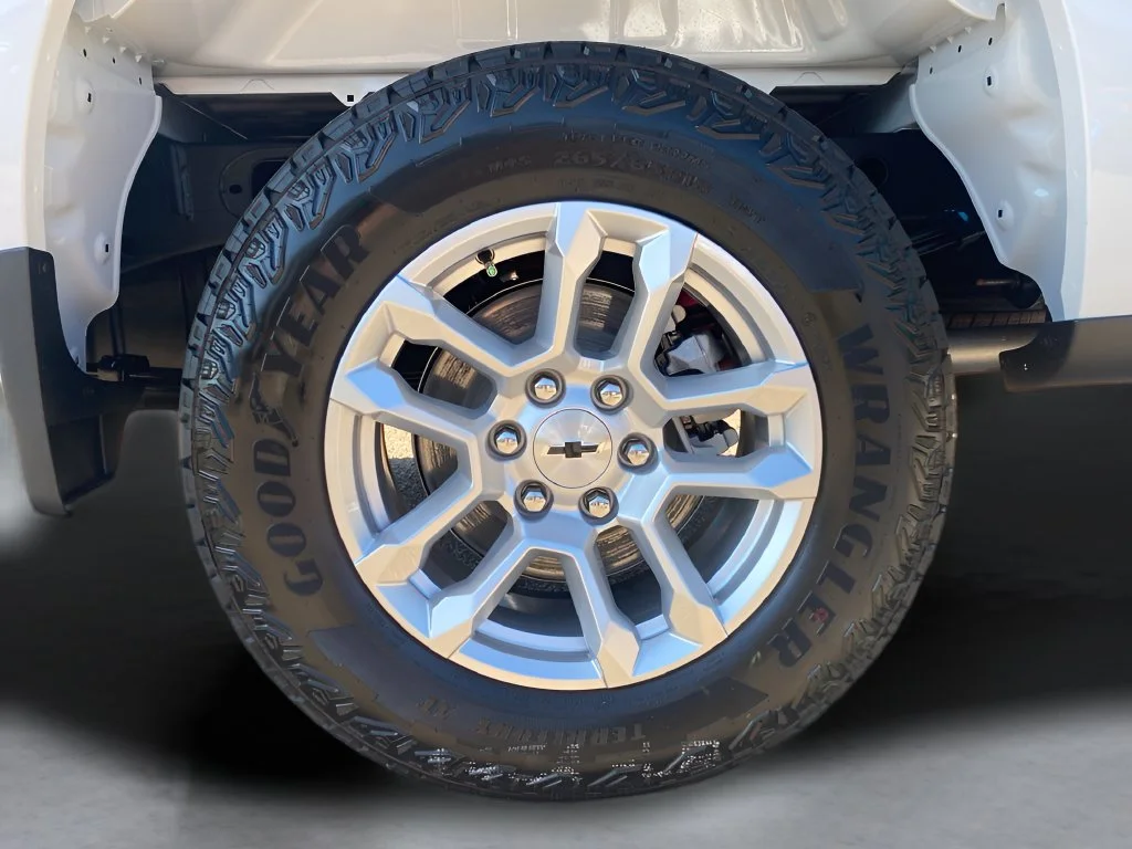 New 2026 White Chevrolet RST image 33