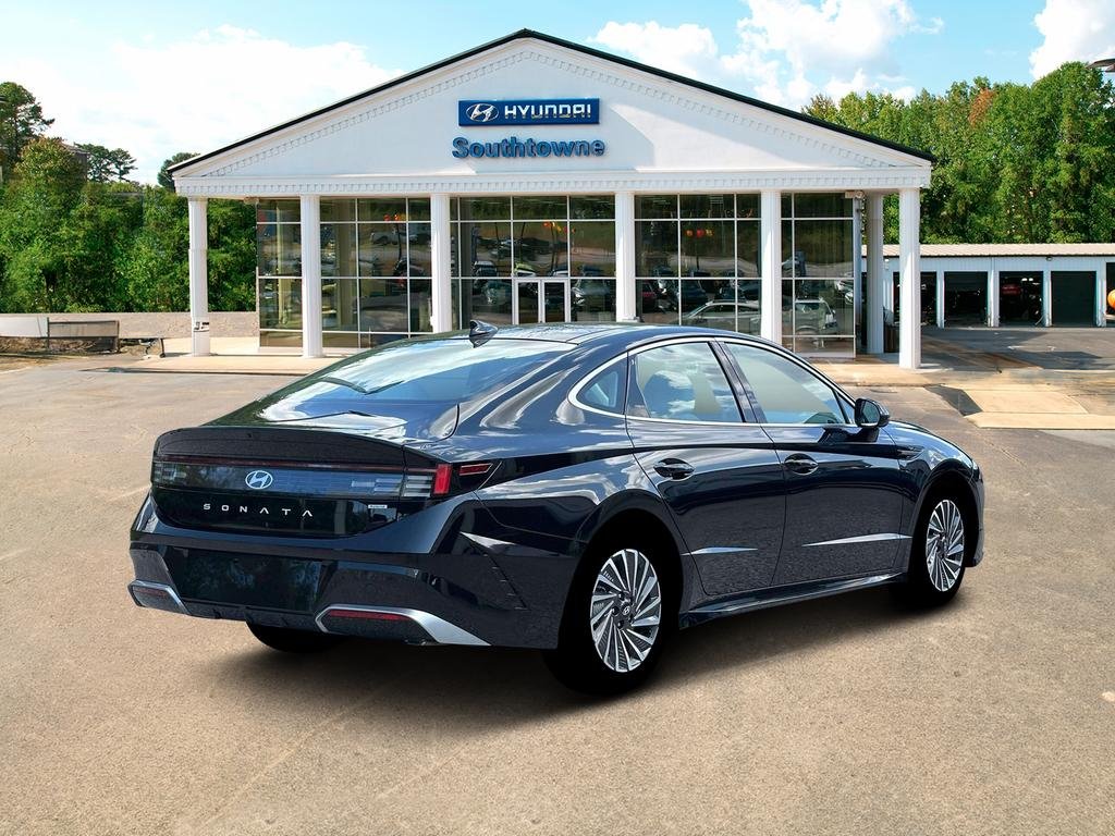 New 2026 Black Hyundai SEL image 7