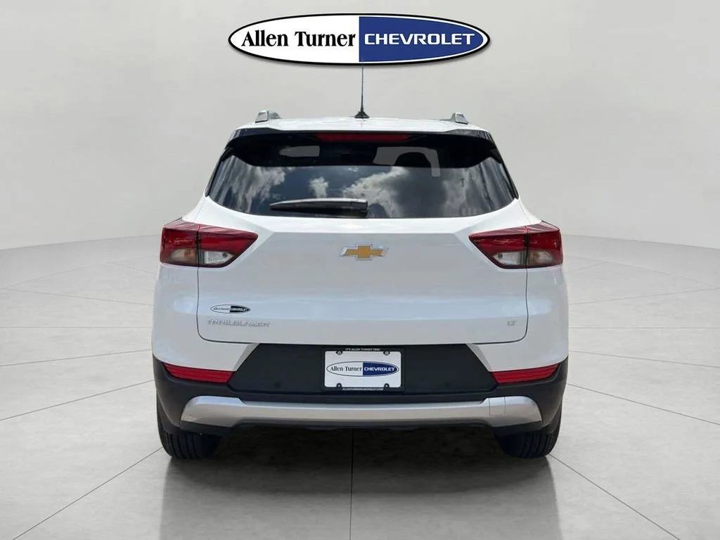 New 2026 Summit White Chevrolet LT image 5
