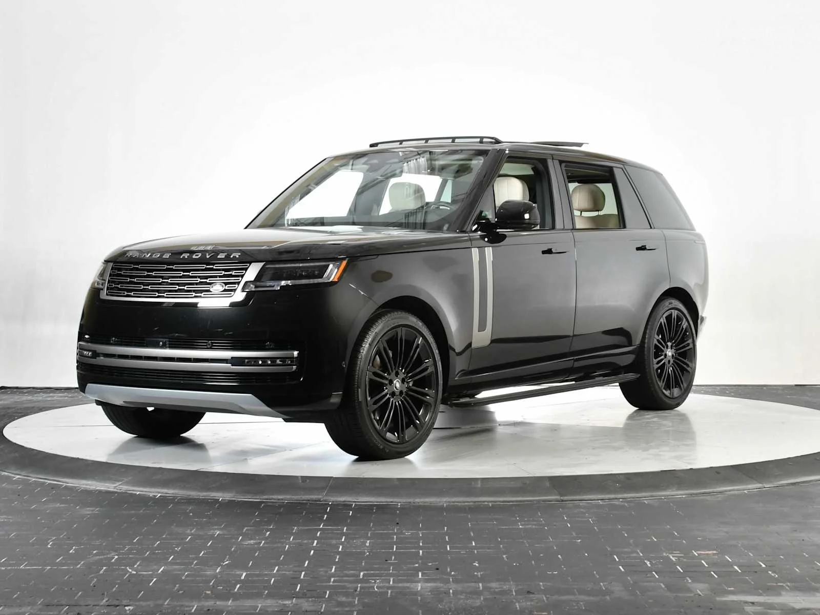 2025 Land Rover Range Rover 3.0 SE LWB 7's photo