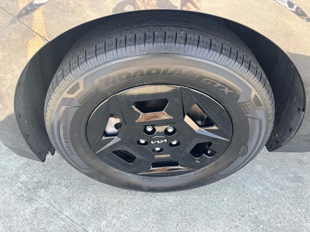 Used 2025 Gray Kia LXS image 34