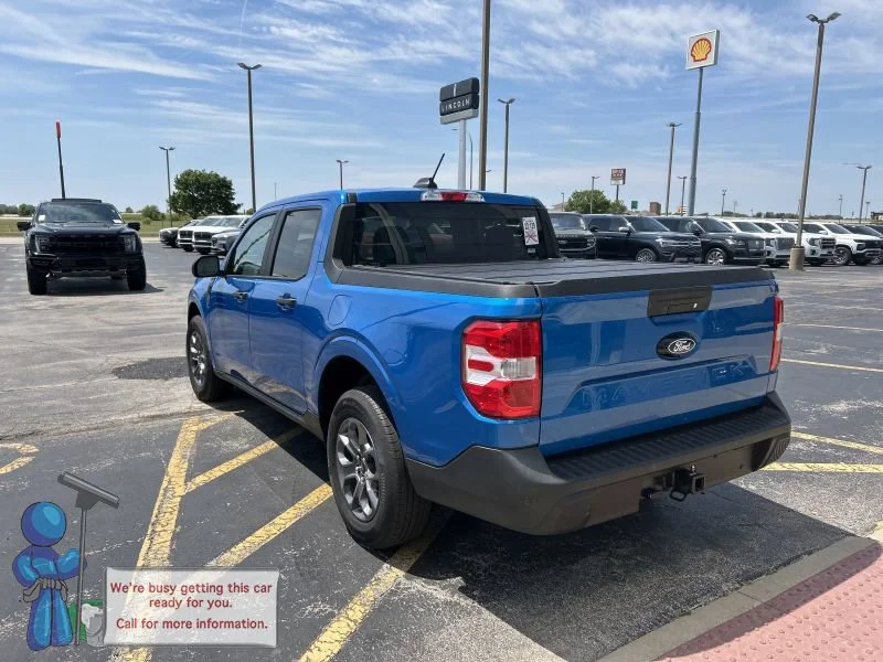 Used 2025 Blue Ford XLT image 3