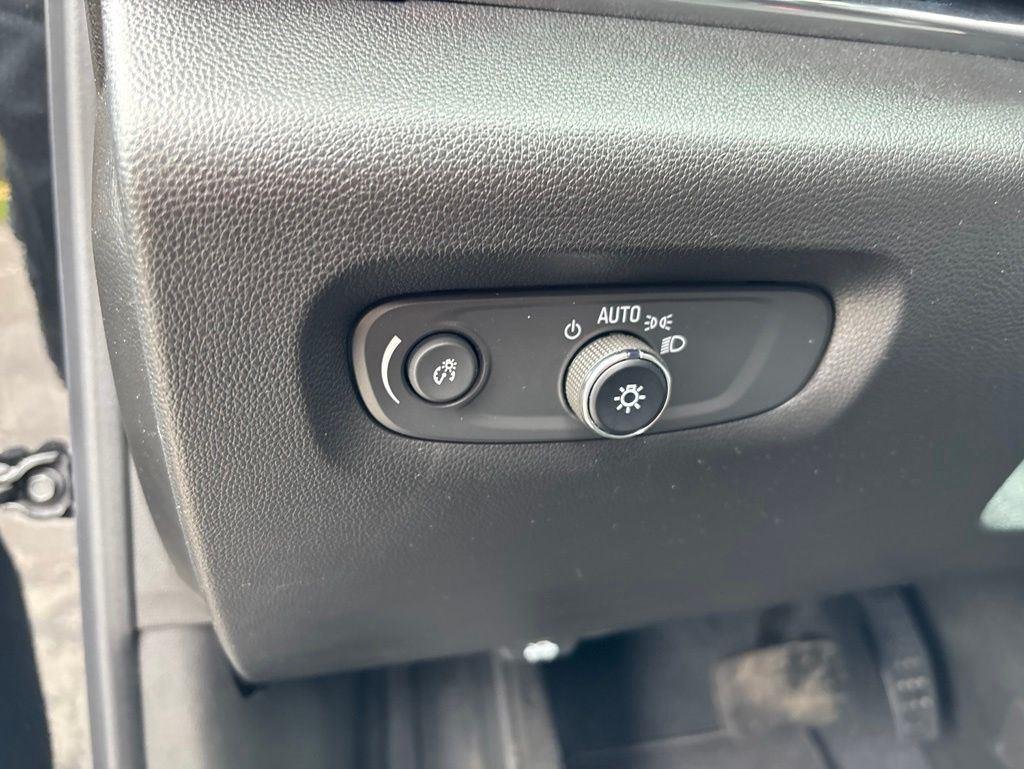Used 2023 Black Metallic Chevrolet Premier image 22