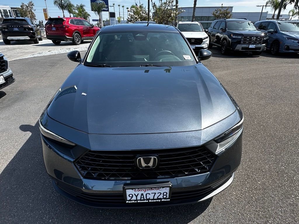 Used 2026 Gray Honda SE image 3
