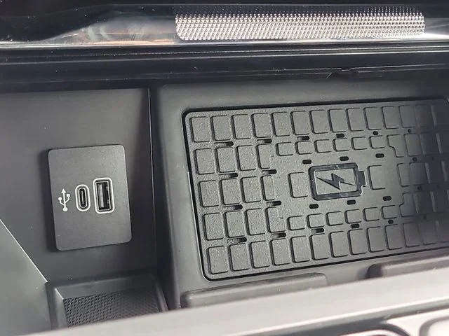 New 2026 Black Metallic Ford Platinum image 27