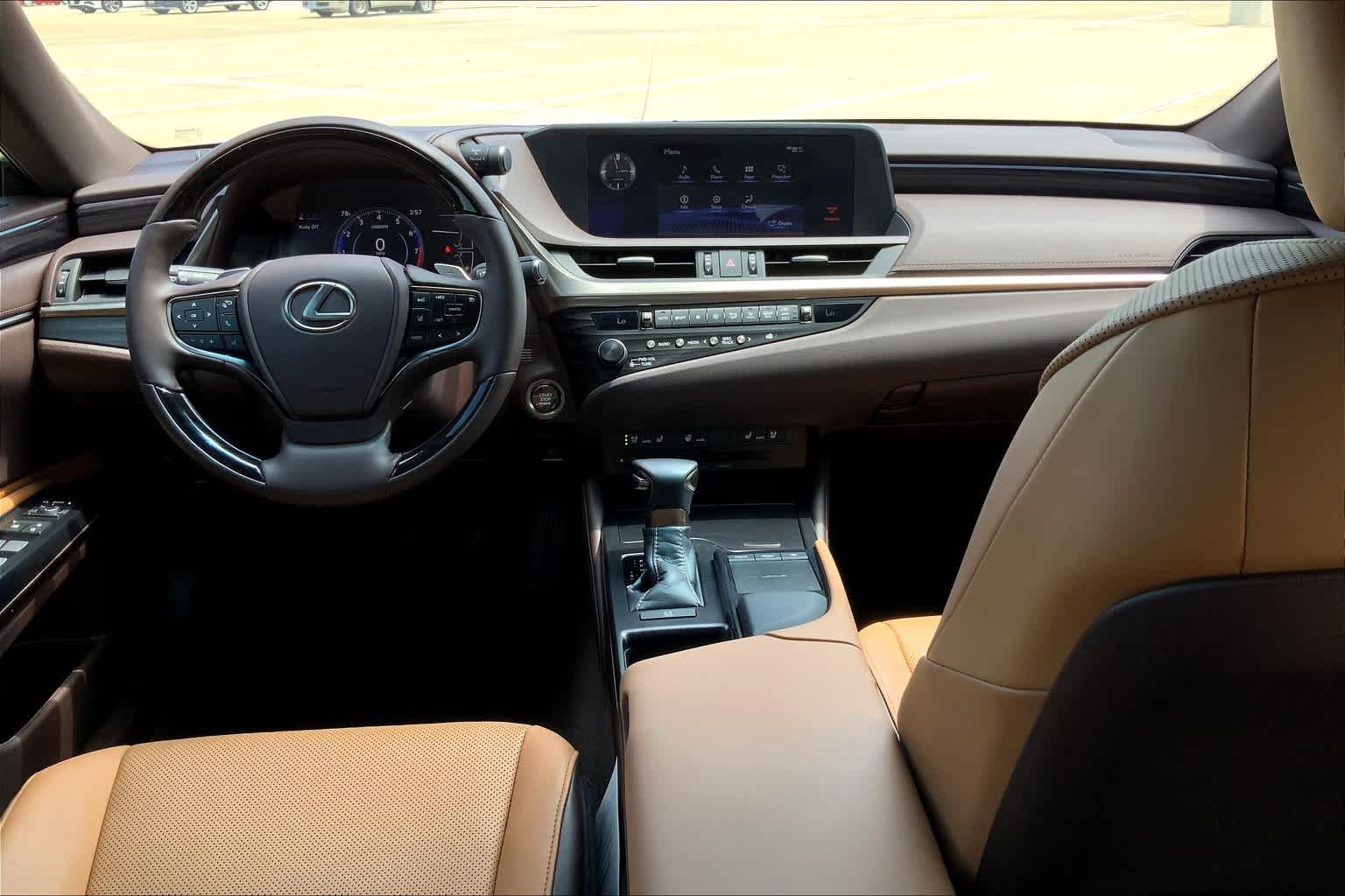 Used 2020 Eminent White Pearl Lexus  image 15