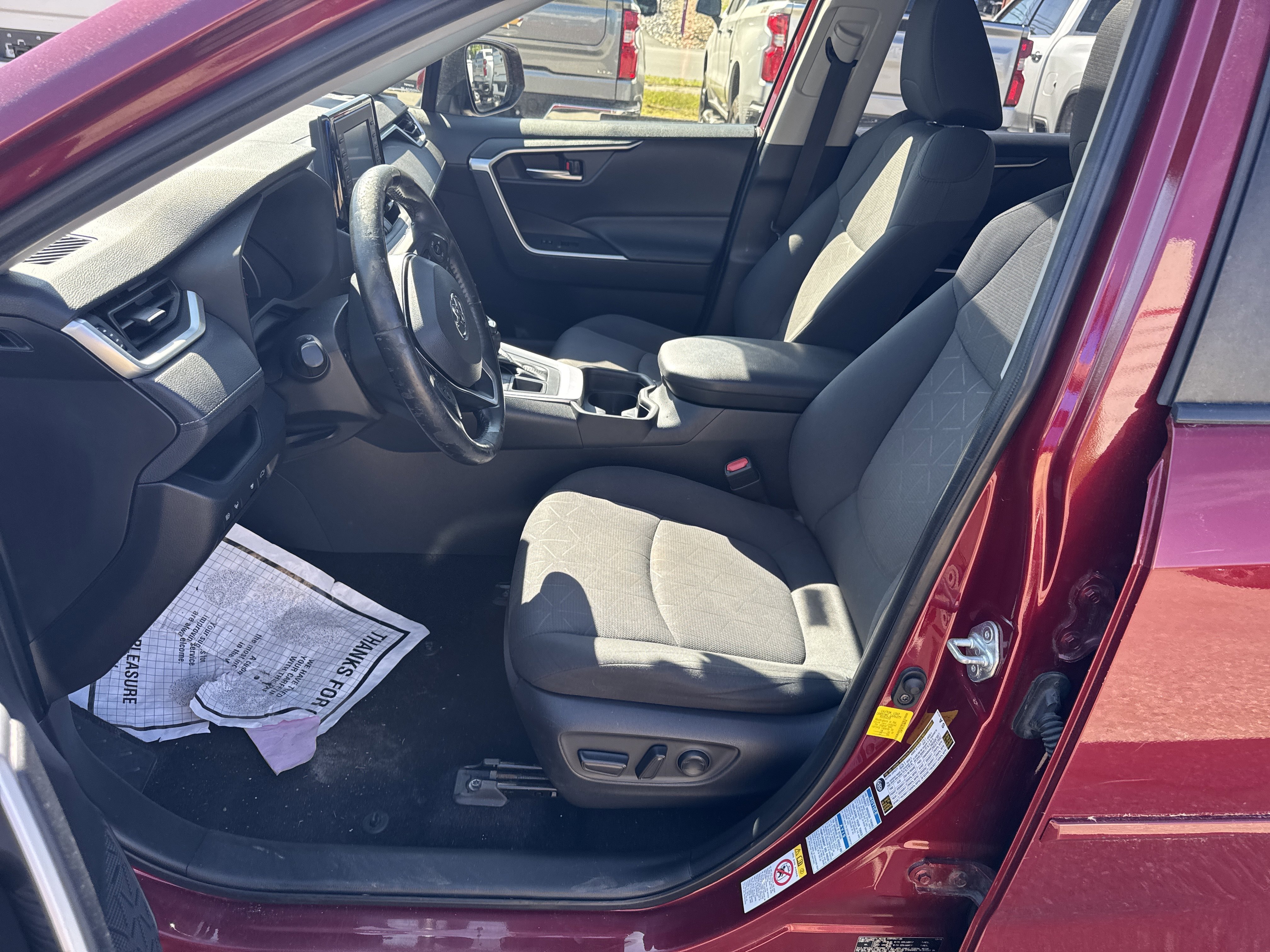 Used 2019 RUBY FLARE PEARL Toyota XLE image 16