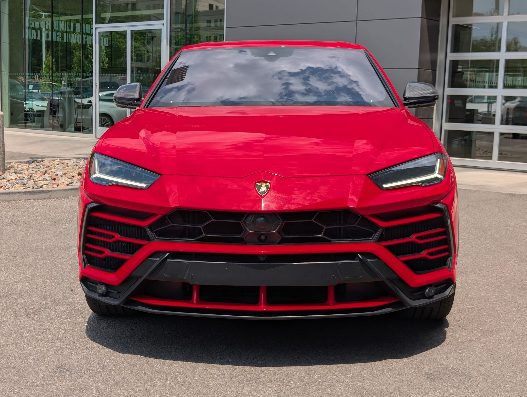 Used 2020 Red Lamborghini Base image 9