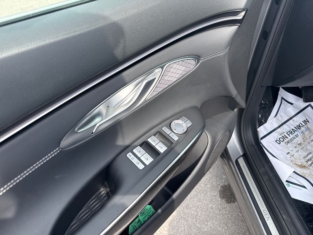 2026 GENESIS GV70 Standard - Photo 11