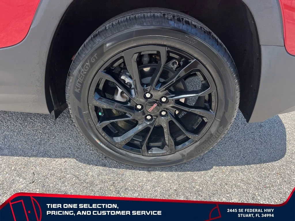 Used 2024 Volcanic Red Tintcoat GMC SLT image 9