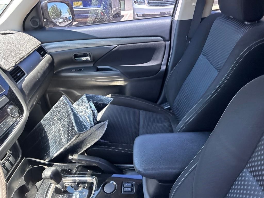 Used 2017 Brown Mitsubishi SE image 33