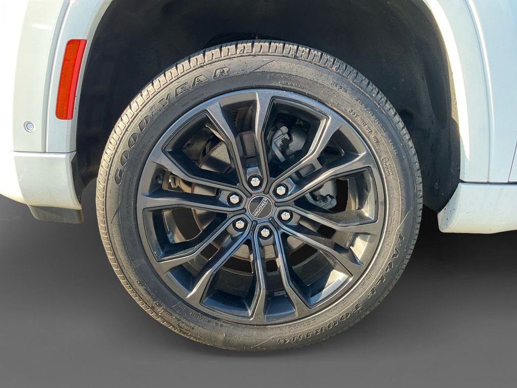 Used 2022 White Jeep Series II image 15